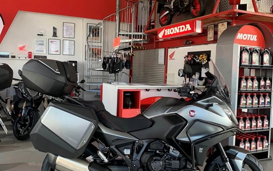 Umgebautes Motorrad Honda NT1100 DCT von Motorradtechnik Lang GmbH - Bild 1 Umgebautes Motorrad Honda NT1100 DCT von Motorradtechnik Lang GmbH - Bild 1
