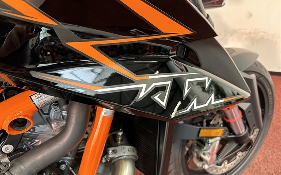 Umgebautes Motorrad KTM 1290 Super Duke R von MotoYama GmbH - Bild 12 Umgebautes Motorrad KTM 1290 Super Duke R von MotoYama GmbH - Bild 12