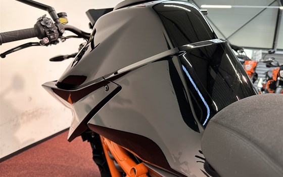 Umgebautes Motorrad KTM 1290 Super Duke R von MotoYama GmbH - Bild 14 Umgebautes Motorrad KTM 1290 Super Duke R von MotoYama GmbH - Bild 14