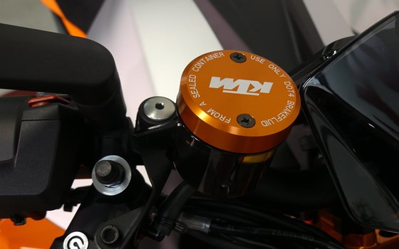 Umgebautes Motorrad KTM 1290 Super Duke R EVO von MotoYama GmbH - Bild 12 Umgebautes Motorrad KTM 1290 Super Duke R EVO von MotoYama GmbH - Bild 12
