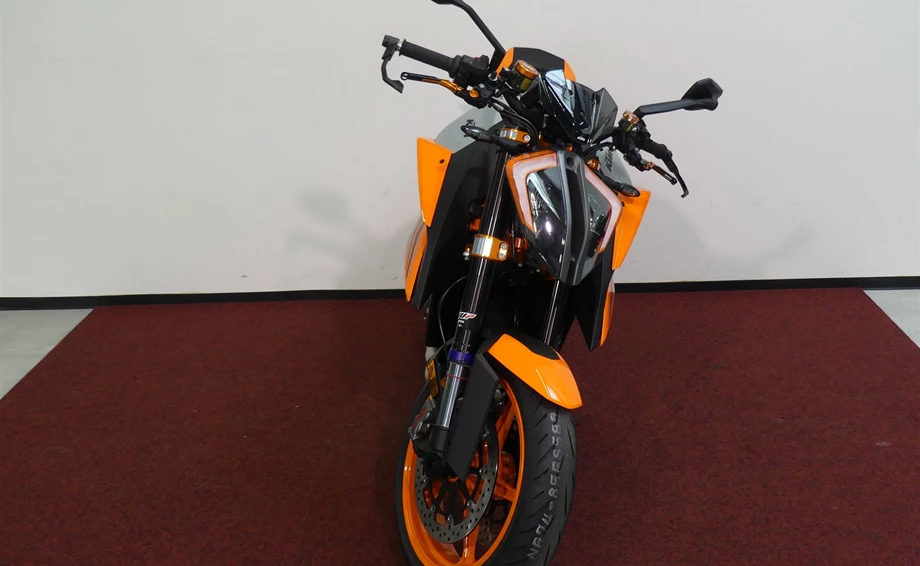 Umbgebautes Motorrad KTM 1290 Super Duke R EVO Bild 3: Umbgebautes Motorrad KTM 1290 Super Duke R EVO