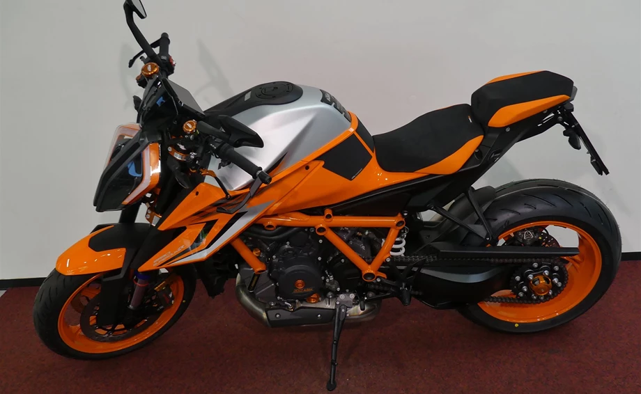 Umbgebautes Motorrad KTM 1290 Super Duke R EVO Bild 5: Umbgebautes Motorrad KTM 1290 Super Duke R EVO