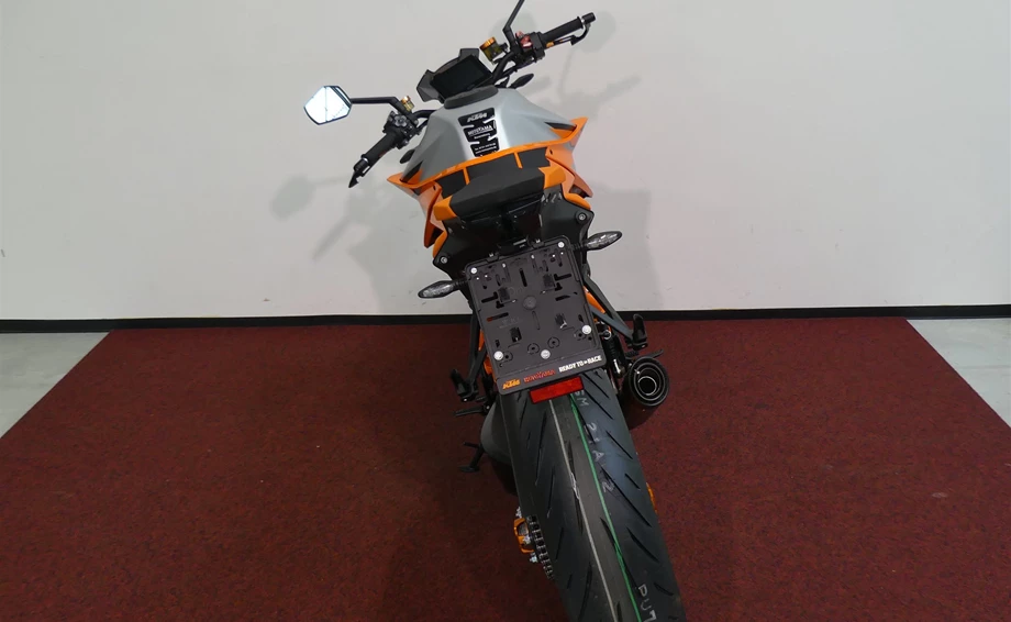Umbgebautes Motorrad KTM 1290 Super Duke R EVO Bild 7: Umbgebautes Motorrad KTM 1290 Super Duke R EVO