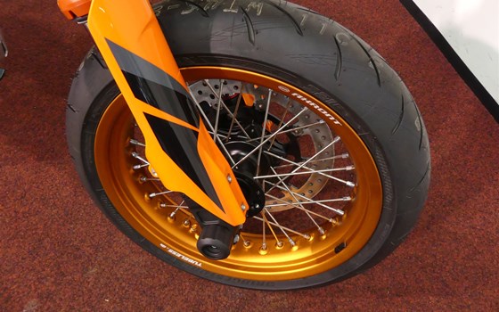 Umgebautes Motorrad KTM 690 SMC R von MotoYama GmbH - Bild 12 Umgebautes Motorrad KTM 690 SMC R von MotoYama GmbH - Bild 12