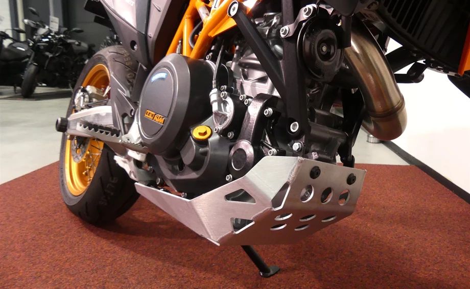 Umbgebautes Motorrad KTM 690 SMC R Bild 11: Umbgebautes Motorrad KTM 690 SMC R