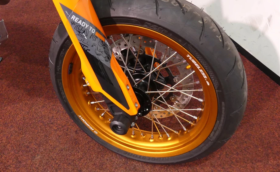 Umbgebautes Motorrad KTM 690 SMC R Bild 12: Umbgebautes Motorrad KTM 690 SMC R