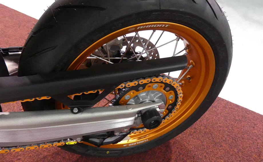 Umbgebautes Motorrad KTM 690 SMC R Bild 13: Umbgebautes Motorrad KTM 690 SMC R