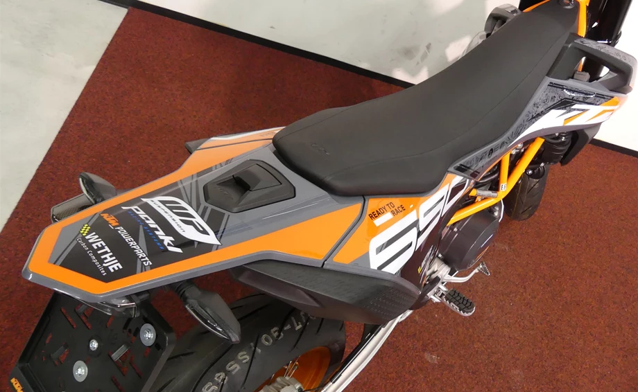 Umbgebautes Motorrad KTM 690 SMC R Bild 15: Umbgebautes Motorrad KTM 690 SMC R