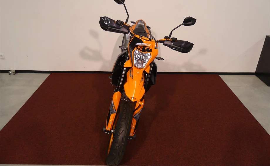 Umbgebautes Motorrad KTM 690 SMC R Bild 3: Umbgebautes Motorrad KTM 690 SMC R