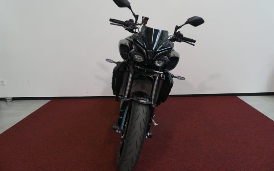 Umgebautes Motorrad Yamaha MT-10 von MotoYama GmbH - Bild 3 Umgebautes Motorrad Yamaha MT-10 von MotoYama GmbH - Bild 3