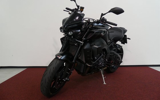Umgebautes Motorrad Yamaha MT-10 von MotoYama GmbH - Bild 4 Umgebautes Motorrad Yamaha MT-10 von MotoYama GmbH - Bild 4
