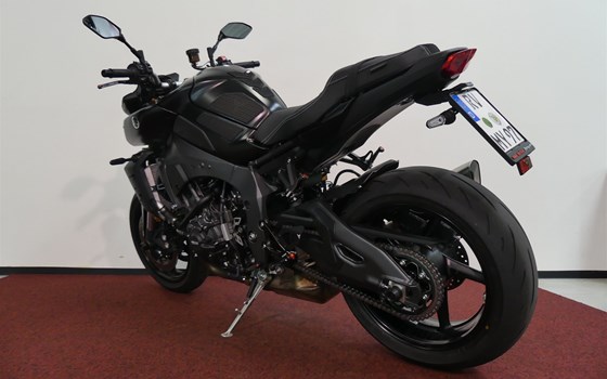 Umgebautes Motorrad Yamaha MT-10 von MotoYama GmbH - Bild 6 Umgebautes Motorrad Yamaha MT-10 von MotoYama GmbH - Bild 6