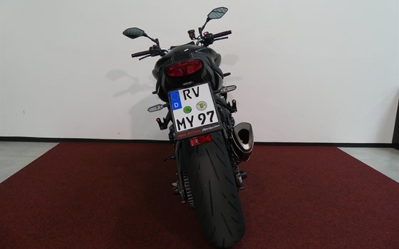 Umgebautes Motorrad Yamaha MT-10 von MotoYama GmbH - Bild 7 Umgebautes Motorrad Yamaha MT-10 von MotoYama GmbH - Bild 7