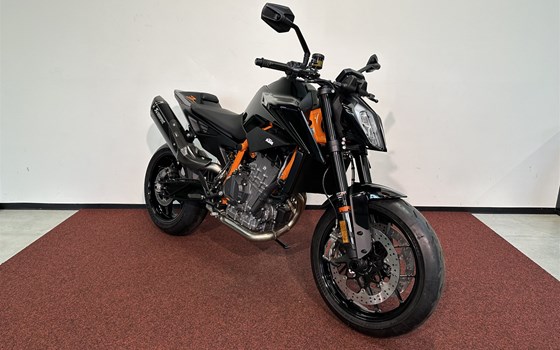 Umgebautes Motorrad KTM 890 Duke R von MotoYama GmbH - Bild 2 Umgebautes Motorrad KTM 890 Duke R von MotoYama GmbH - Bild 2