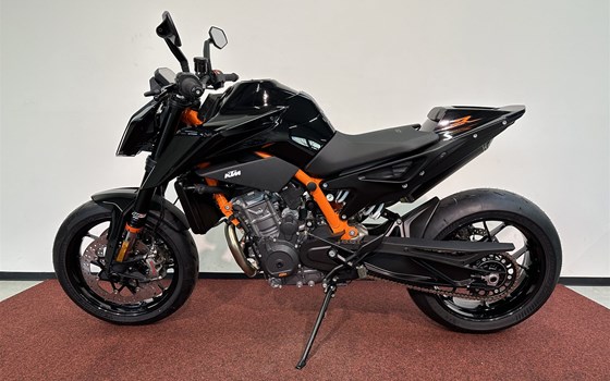 Umgebautes Motorrad KTM 890 Duke R von MotoYama GmbH - Bild 5 Umgebautes Motorrad KTM 890 Duke R von MotoYama GmbH - Bild 5