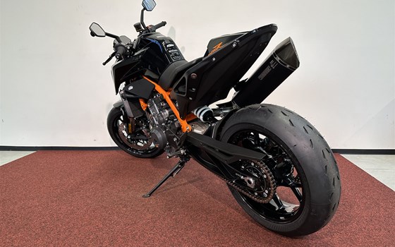 Umgebautes Motorrad KTM 890 Duke R von MotoYama GmbH - Bild 6 Umgebautes Motorrad KTM 890 Duke R von MotoYama GmbH - Bild 6