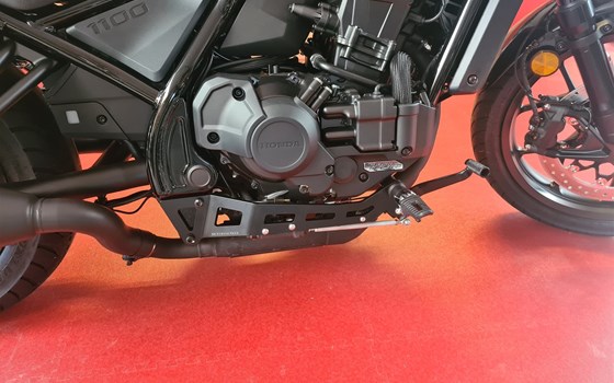 Umgebautes Motorrad Honda CMX1100 Rebel DCT von Motorradcenter GmbH Rostock - Bild 2 Umgebautes Motorrad Honda CMX1100 Rebel DCT von Motorradcenter GmbH Rostock - Bild 2