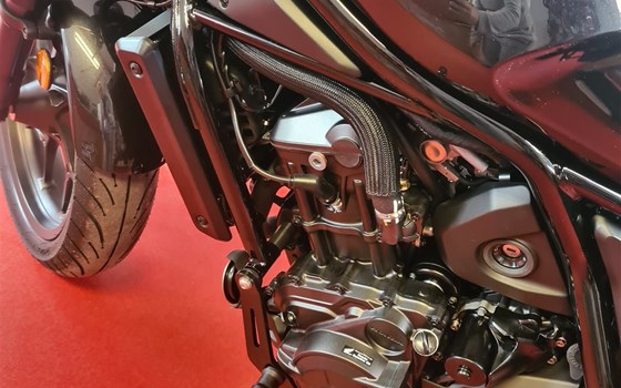 Umgebautes Motorrad Honda CMX1100 Rebel DCT von Motorradcenter GmbH Rostock - Bild 7 Umgebautes Motorrad Honda CMX1100 Rebel DCT von Motorradcenter GmbH Rostock - Bild 7