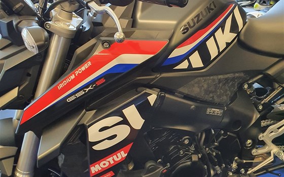 Umgebautes Motorrad Suzuki GSX-S950 von Moto Studio Thomas Holtz - Bild 2 Umgebautes Motorrad Suzuki GSX-S950 von Moto Studio Thomas Holtz - Bild 2
