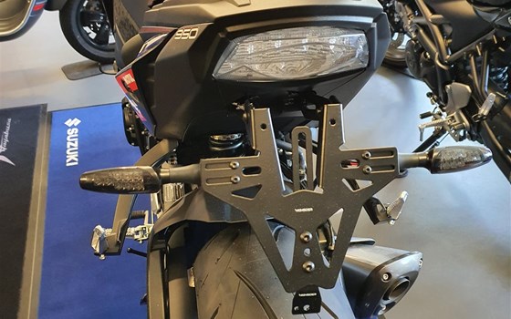 Umgebautes Motorrad Suzuki GSX-S950 von Moto Studio Thomas Holtz - Bild 5 Umgebautes Motorrad Suzuki GSX-S950 von Moto Studio Thomas Holtz - Bild 5