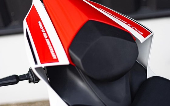 Umgebautes Motorrad Yamaha R7 World GP 60th Anniversary von Yamaha Zentrum Nürnberg - Bild 5