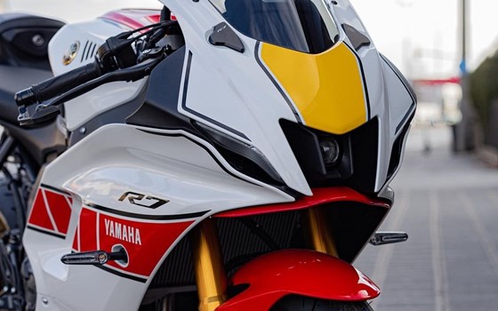 Umgebautes Motorrad Yamaha R7 World GP 60th Anniversary von Yamaha Zentrum Nürnberg - Bild 2