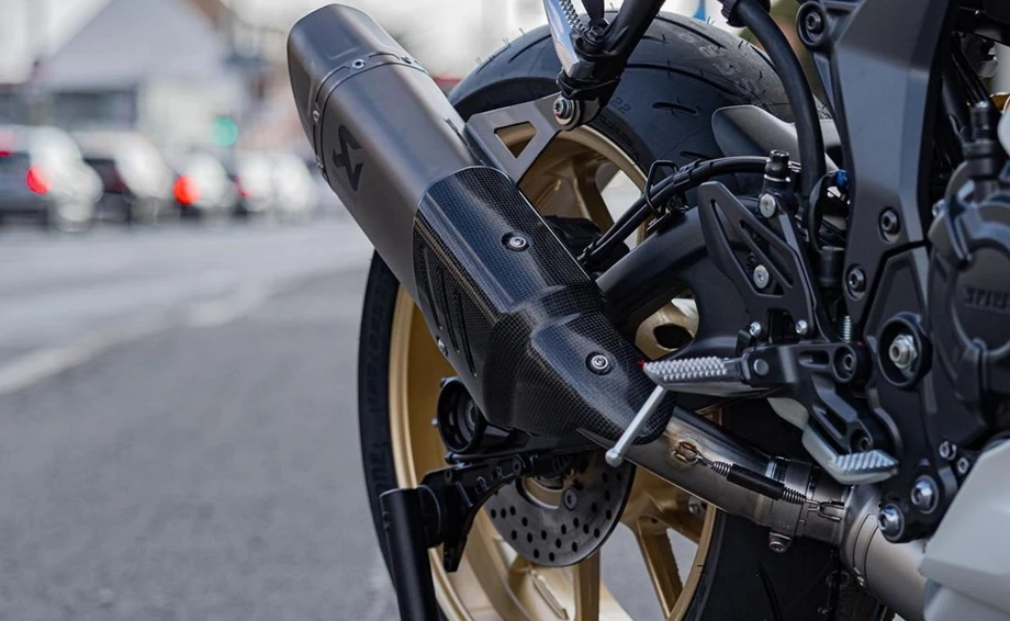 Umbgebautes Motorrad Yamaha R7 World GP 60th Anniversary Bild 5: Umbgebautes Motorrad Yamaha R7 World GP 60th Anniversary