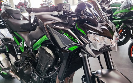 Umgebautes Motorrad Kawasaki Z900 von Zweirad Waibel GmbH & Co. KG - Bild 5 Umgebautes Motorrad Kawasaki Z900 von Zweirad Waibel GmbH & Co. KG - Bild 5