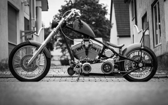 Umgebautes Motorrad Harley-Davidson Custom Bike von BLACK BIKE CRAFTRÄDER - Bild 8 Umgebautes Motorrad Harley-Davidson Custom Bike von BLACK BIKE CRAFTRÄDER - Bild 8