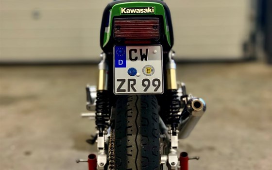 Umgebautes Motorrad Kawasaki GPZ 1100 von BLACK BIKE CRAFTRÄDER - Bild 2 Umgebautes Motorrad Kawasaki GPZ 1100 von BLACK BIKE CRAFTRÄDER - Bild 2