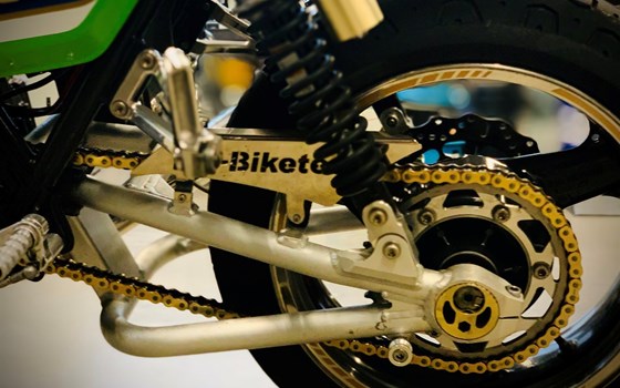 Umgebautes Motorrad Kawasaki GPZ 1100 von BLACK BIKE CRAFTRÄDER - Bild 8 Umgebautes Motorrad Kawasaki GPZ 1100 von BLACK BIKE CRAFTRÄDER - Bild 8