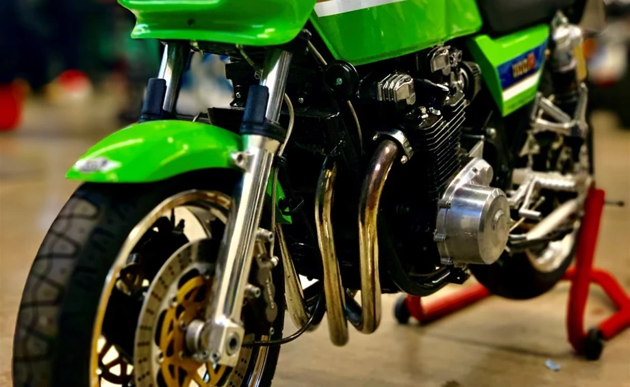 Umbgebautes Motorrad Kawasaki GPZ 1100 Bild 9: Umbgebautes Motorrad Kawasaki GPZ 1100