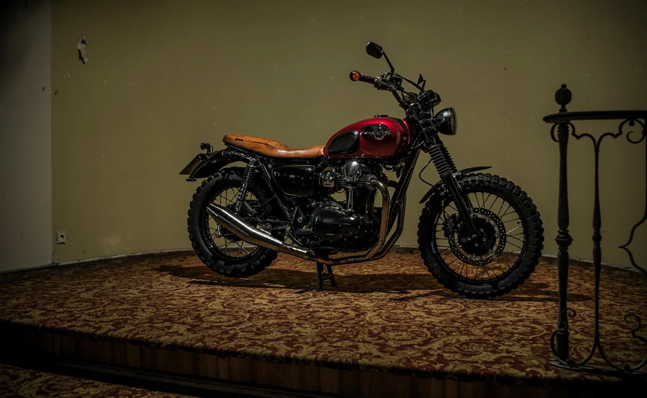 Umbgebautes Motorrad Kawasaki W800 Bild 2: Umbgebautes Motorrad Kawasaki W800