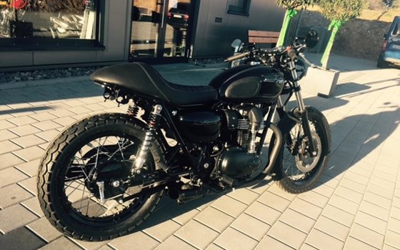 Umgebautes Motorrad Kawasaki W800 von BLACK BIKE CRAFTRÄDER - Bild 7 Umgebautes Motorrad Kawasaki W800 von BLACK BIKE CRAFTRÄDER - Bild 7