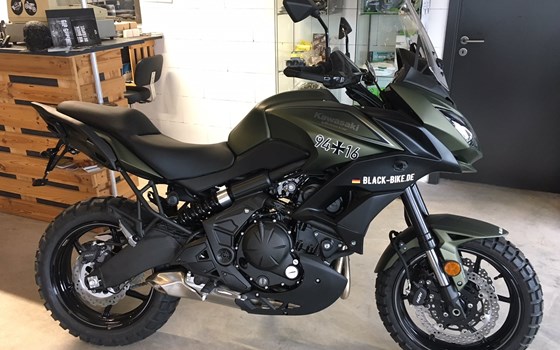 Umgebautes Motorrad Kawasaki Versys 650 von BLACK BIKE CRAFTRÄDER - Bild 1 Umgebautes Motorrad Kawasaki Versys 650 von BLACK BIKE CRAFTRÄDER - Bild 1