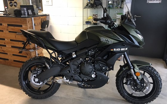 Umgebautes Motorrad Kawasaki Versys 650 von BLACK BIKE CRAFTRÄDER - Bild 2 Umgebautes Motorrad Kawasaki Versys 650 von BLACK BIKE CRAFTRÄDER - Bild 2