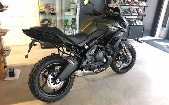 Umgebautes Motorrad Kawasaki Versys 650 von BLACK BIKE CRAFTRÄDER - Bild 4 Umgebautes Motorrad Kawasaki Versys 650 von BLACK BIKE CRAFTRÄDER - Bild 4