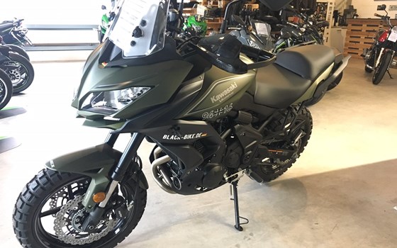 Umgebautes Motorrad Kawasaki Versys 650 von BLACK BIKE CRAFTRÄDER - Bild 5 Umgebautes Motorrad Kawasaki Versys 650 von BLACK BIKE CRAFTRÄDER - Bild 5