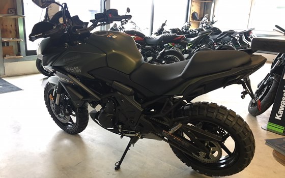 Umgebautes Motorrad Kawasaki Versys 650 von BLACK BIKE CRAFTRÄDER - Bild 6 Umgebautes Motorrad Kawasaki Versys 650 von BLACK BIKE CRAFTRÄDER - Bild 6
