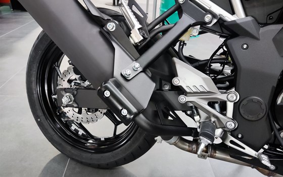Umgebautes Motorrad Kawasaki Z125 von Zweirad Waibel GmbH & Co. KG - Bild 5 Umgebautes Motorrad Kawasaki Z125 von Zweirad Waibel GmbH & Co. KG - Bild 5