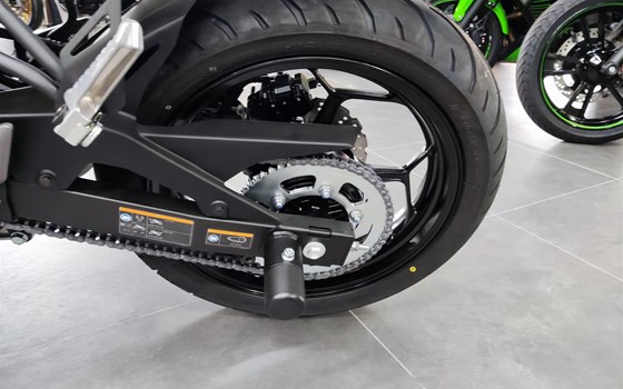 Umgebautes Motorrad Kawasaki Z125 von Zweirad Waibel GmbH & Co. KG - Bild 6 Umgebautes Motorrad Kawasaki Z125 von Zweirad Waibel GmbH & Co. KG - Bild 6