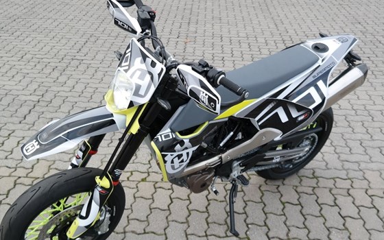 Umgebautes Motorrad Husqvarna 701 Supermoto von Fahrzeuge Haupt GmbH - Bild 2 Umgebautes Motorrad Husqvarna 701 Supermoto von Fahrzeuge Haupt GmbH - Bild 2