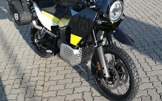 Umgebautes Motorrad Husqvarna Norden 901 von Fahrzeuge Haupt GmbH - Bild 1 Umgebautes Motorrad Husqvarna Norden 901 von Fahrzeuge Haupt GmbH - Bild 1