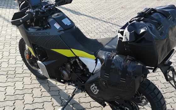 Umgebautes Motorrad Husqvarna Norden 901 von Fahrzeuge Haupt GmbH - Bild 4 Umgebautes Motorrad Husqvarna Norden 901 von Fahrzeuge Haupt GmbH - Bild 4