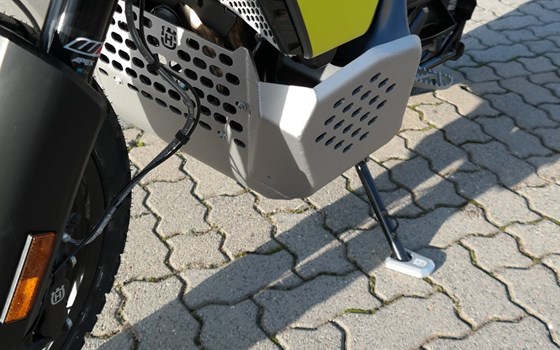 Umgebautes Motorrad Husqvarna Norden 901 von Fahrzeuge Haupt GmbH - Bild 6 Umgebautes Motorrad Husqvarna Norden 901 von Fahrzeuge Haupt GmbH - Bild 6