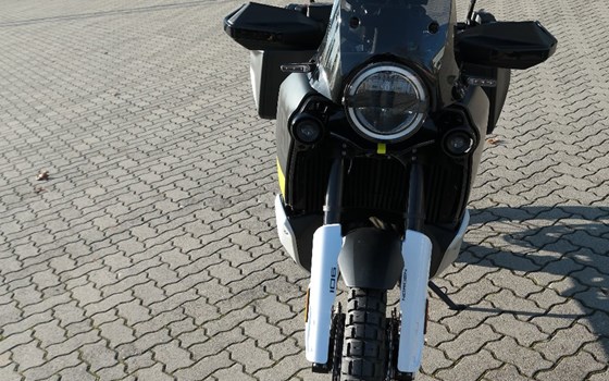 Umgebautes Motorrad Husqvarna Norden 901 von Fahrzeuge Haupt GmbH - Bild 8 Umgebautes Motorrad Husqvarna Norden 901 von Fahrzeuge Haupt GmbH - Bild 8