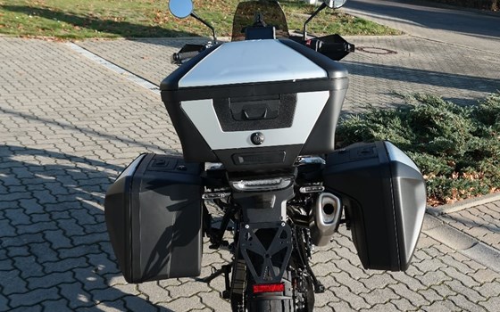 Umgebautes Motorrad Husqvarna Norden 901 von Fahrzeuge Haupt GmbH - Bild 9 Umgebautes Motorrad Husqvarna Norden 901 von Fahrzeuge Haupt GmbH - Bild 9