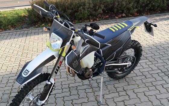 Umgebautes Motorrad Husqvarna FE 350 von Fahrzeuge Haupt GmbH - Bild 2 Umgebautes Motorrad Husqvarna FE 350 von Fahrzeuge Haupt GmbH - Bild 2