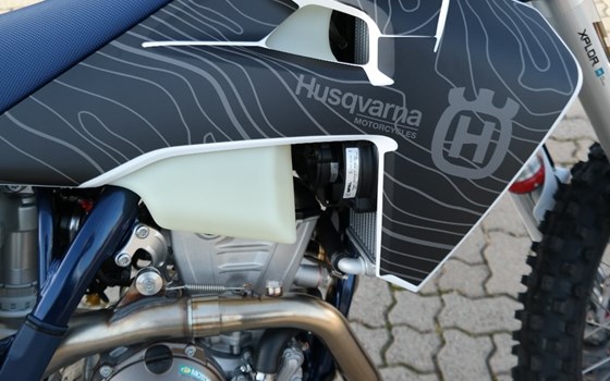 Umgebautes Motorrad Husqvarna FE 350 von Fahrzeuge Haupt GmbH - Bild 6 Umgebautes Motorrad Husqvarna FE 350 von Fahrzeuge Haupt GmbH - Bild 6