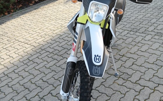 Umgebautes Motorrad Husqvarna FE 350 von Fahrzeuge Haupt GmbH - Bild 8 Umgebautes Motorrad Husqvarna FE 350 von Fahrzeuge Haupt GmbH - Bild 8
